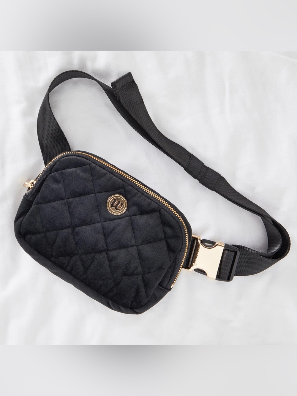NWT Wantable Velvet Cozytober Quilted Belt Bag in Black, One Size